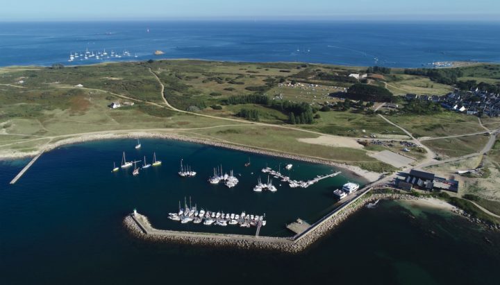 photo aérienne du port de Melvan Hoedic